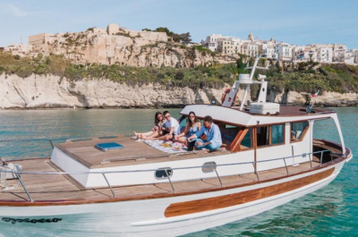 Escursione in barca con aperitivo e pranzo Galatea