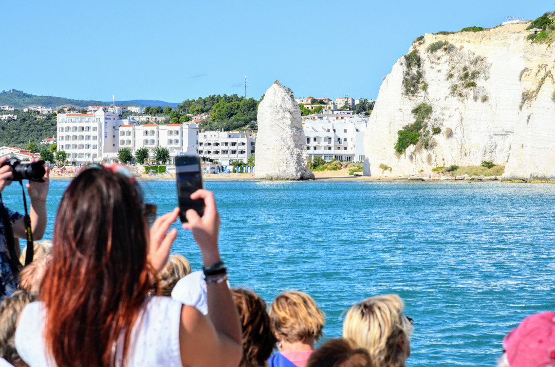 Escursioni Noleggi Visite alle Grotte attività scelte dal Porto di Vieste  nel Gargano